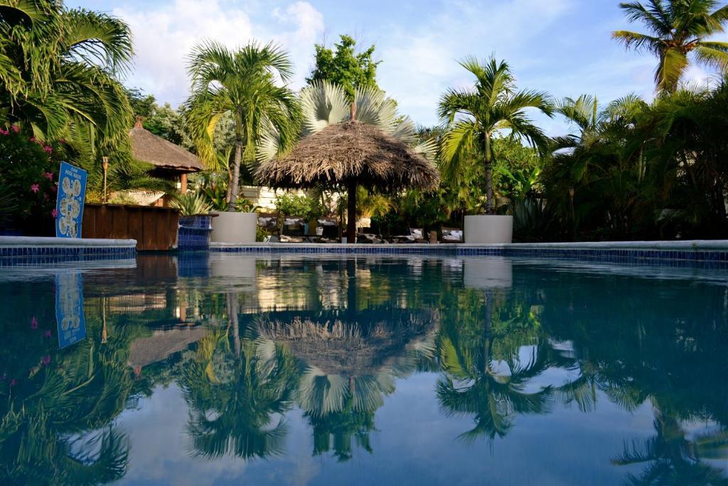Bananas Apartments Adults Only Палм Бич Экстерьер фото