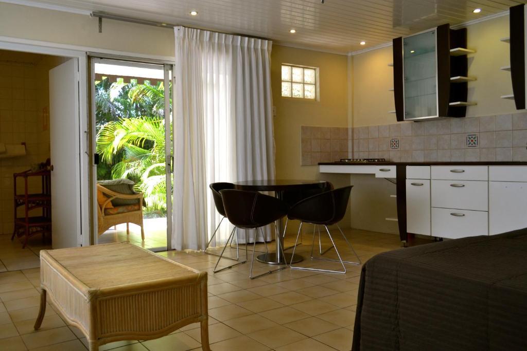 Bananas Apartments Adults Only Палм Бич Номер фото